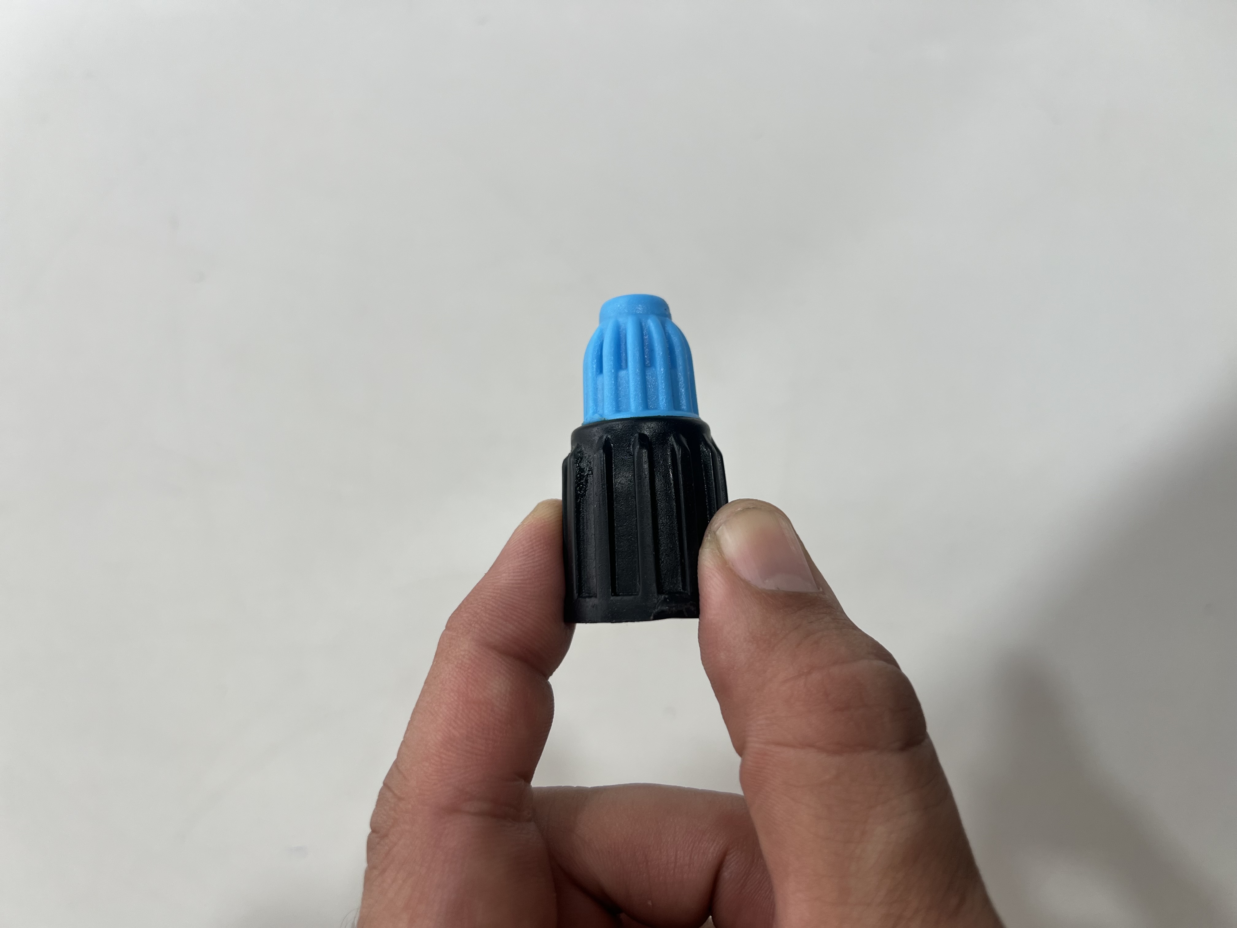 نازل پلاستیکی سوپاپ دار سمپاش دو لیتری